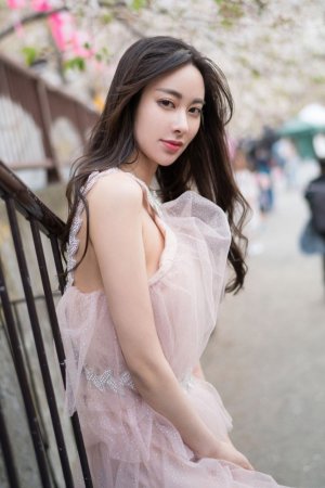 美丽小蜜桃