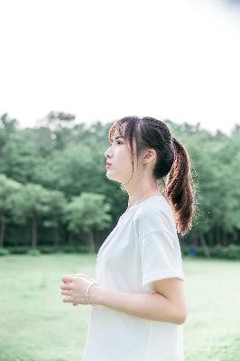 外回り中に突然の大雨一雨宿