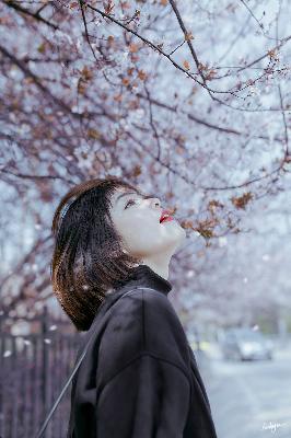 外回り中に突然の大雨一雨宿