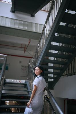 雏鸟幼儿小学生张婉莹,女大学生的沙龙室